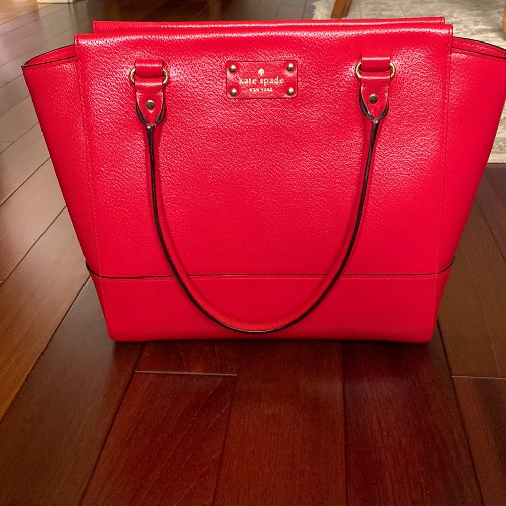 Red Kate Spade Shoulder Tote in EUC